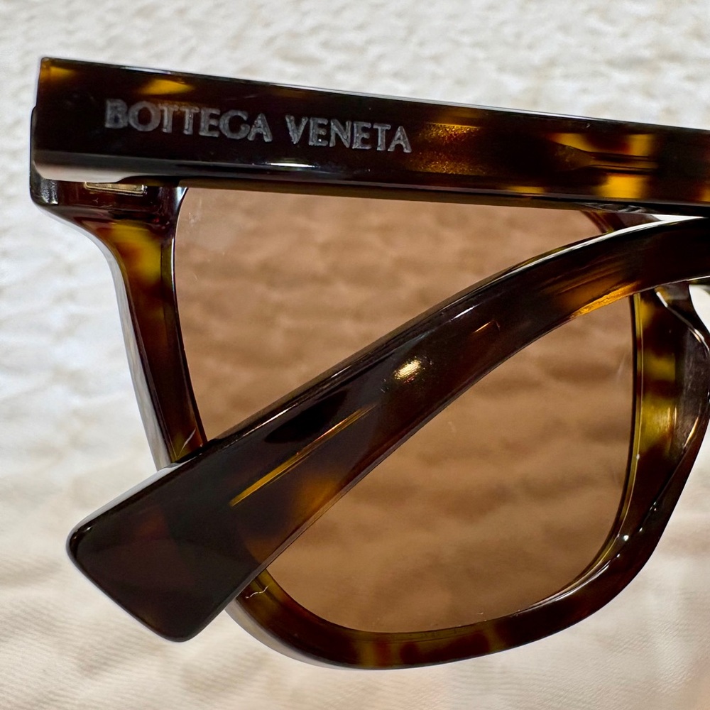 Bottega Veneta Havana Classic Tortie Sunglasses BV1255SA 002 Newer model EUC 😎🌟 - Picture 8 of 16